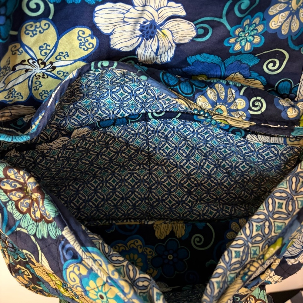 Vera Bradley Large Messenger Laptop Bag - Picture 3 of 10